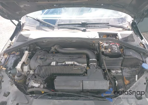 2013 Volvo S60 T5/T5 Platinum/T5 Premier/T5 Premier Plus z USA, uszkodzony, nr VIN YV1612FS6D2181783